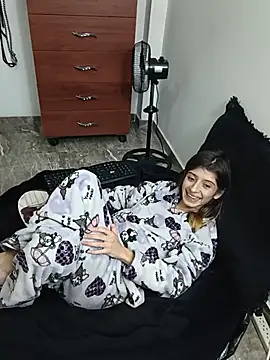 KratosAfroditacs – Live XXX-chat