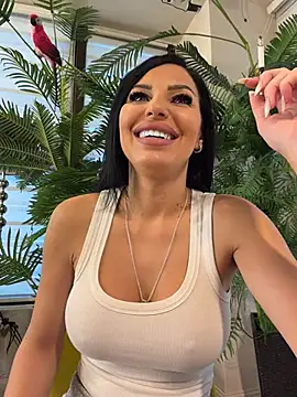 ReynaMoreln Live XXX chat