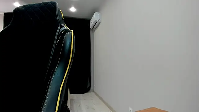 XXX chat uživo modela RedLipse