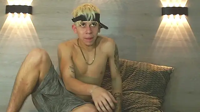 Gaeliitto's Live XXX Chat