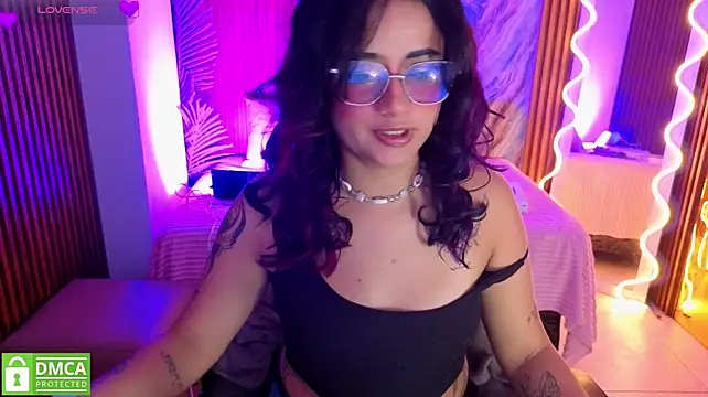 Kristen_tay - send a kiss 😘