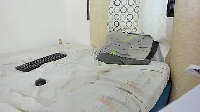 BlueJaguarAndy Chat XXX in diretta