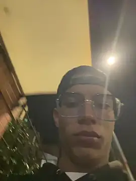 XXX chat uživo modela Andres_boy252