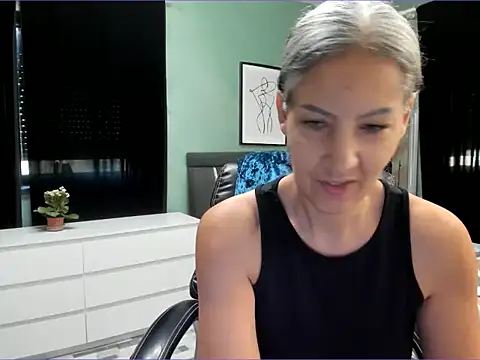 LexxxyDiamond Chat XXX live