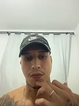 XXX chat uživo modela Ttinho