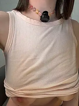 Glowest_Lynna - 💕Wet boobs💕