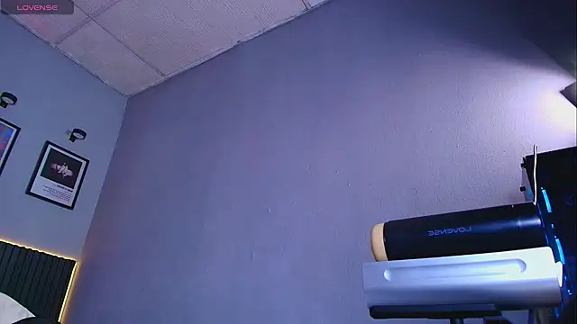 Leo_Savage_ লাইভ XXX চ্যাট