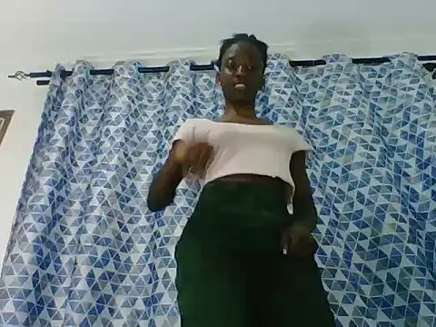 Darkpretty23 XXX чат на живо