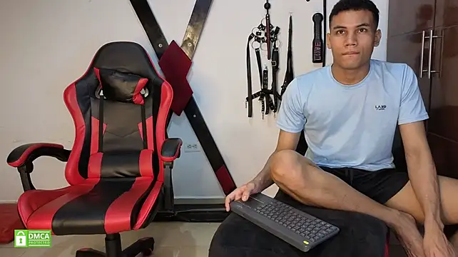 Chat +18 de GoldenBoyDuo ao vivo