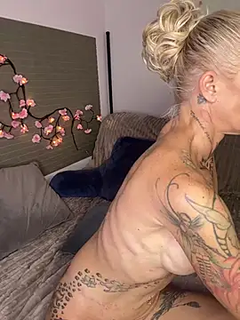 Chat XXX ao vivo de Tata-Ink
