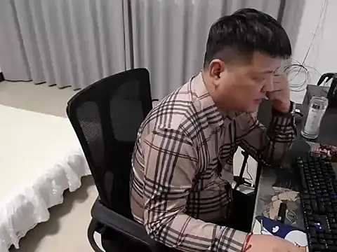 Chat +18 de zhang1118 ao vivo