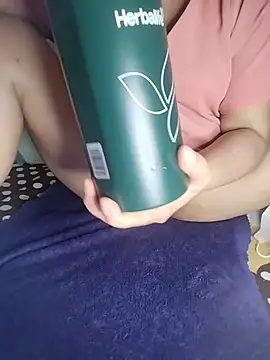 Zu_naa - Large water spray