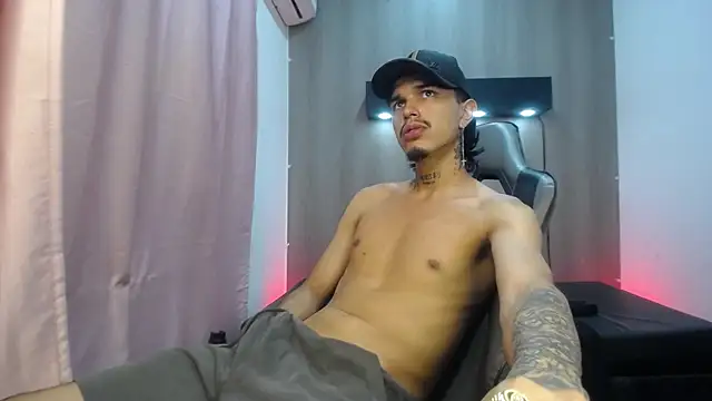 Chat XXX en directo de Tayson_Hot