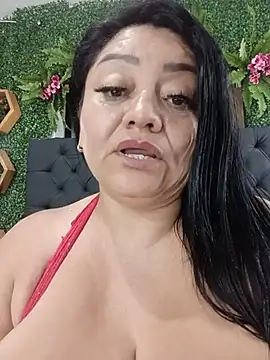miaboobs19's Live XXX Chat
