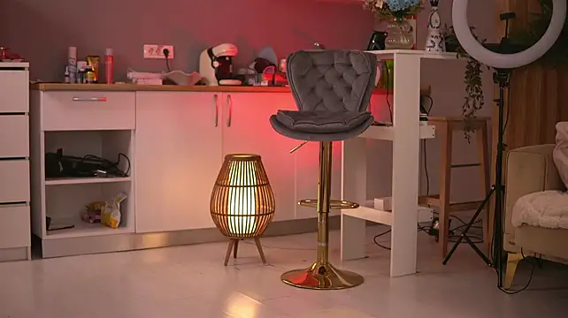 ButterflyLeah Adlı Modelin Canlı XXX Sohbeti