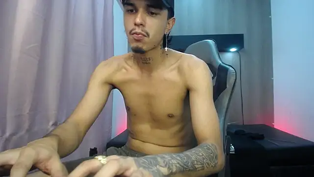 Tayson_Hot: онлайн-секс-чат