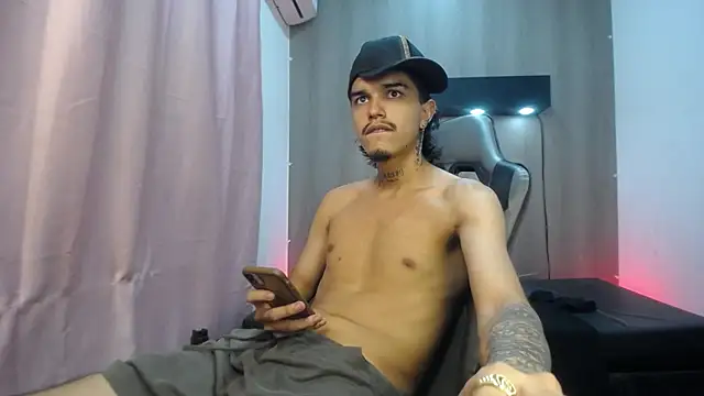 Онлайн чат XXX Tayson_Hot