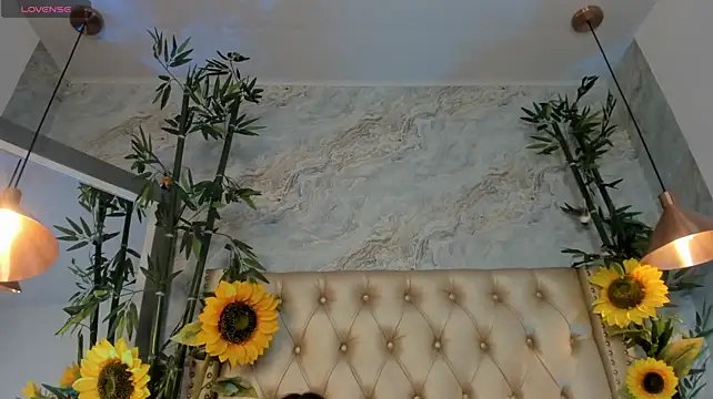 LittleeJaz - Show Tits🍒