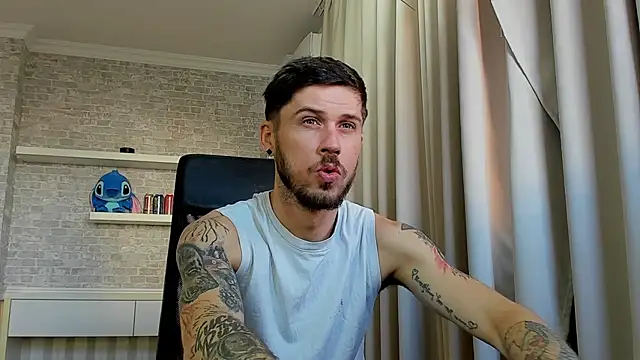 JonahShaw's Live XXX Chat