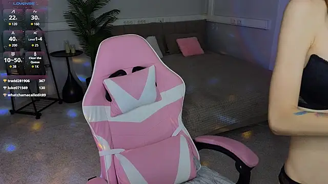 StellaWheeler - play with pussy for 4 minutes