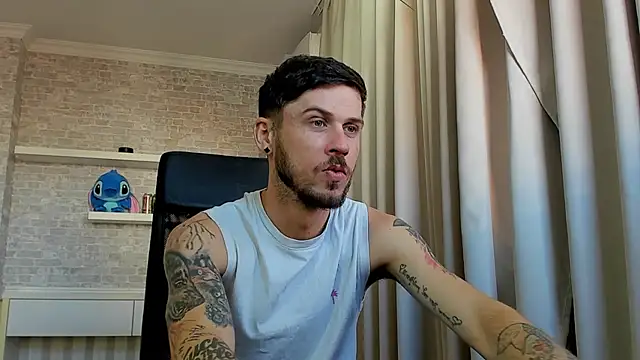 Živý XXX chat JonahShaw
