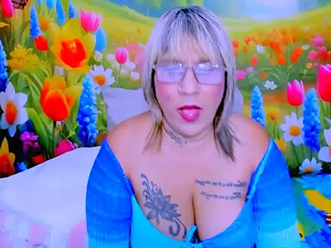 indianroxyn Live XXX chat