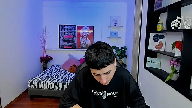 Benji23_ Adlı Modelin Canlı XXX Sohbeti