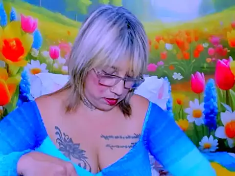 indianroxy Adlı Modelin Canlı XXX Sohbeti