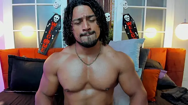 MikeEstevess XXX чат на живо