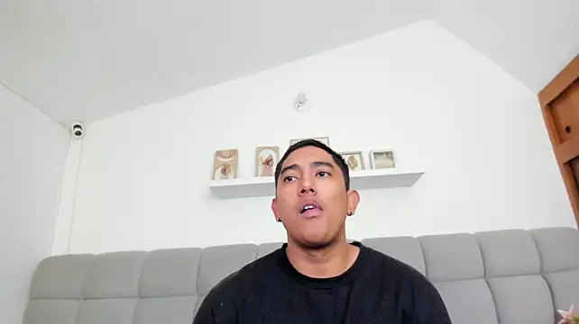 erotic_sins' Live XXX Chat