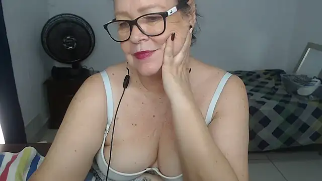 Chat +18 de latinalili9 ao vivo