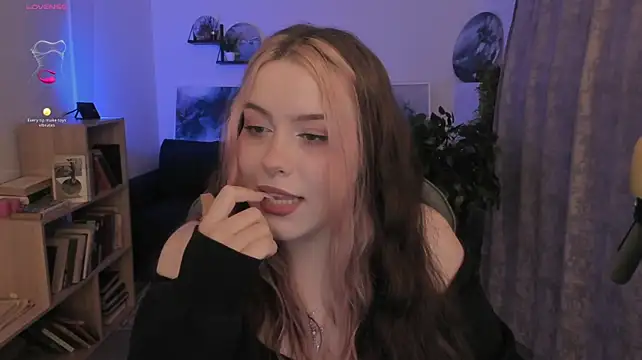CoraMiel Live XXX Chat
