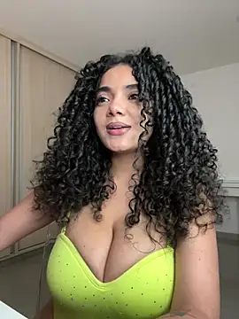 แชท XXX สดของ Curlyierr