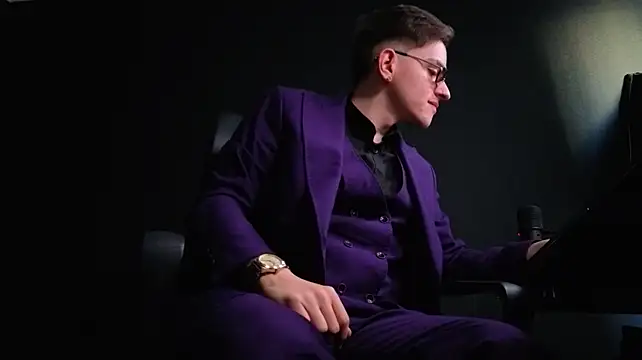 FelixStarkk Adlı Modelin Canlı XXX Sohbeti