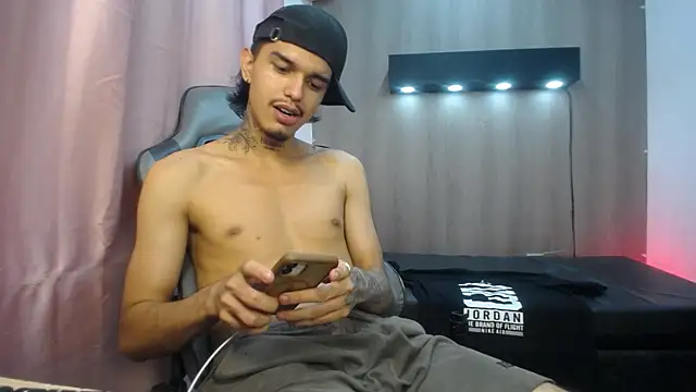Онлайн чат XXX Tayson_Hot