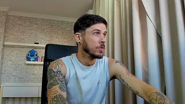 Chat +18 de JonahShaw ao vivo