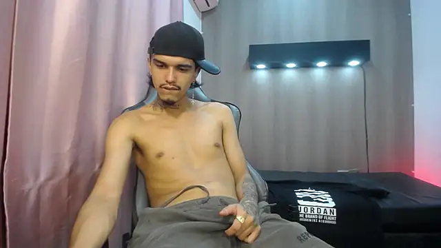 Tayson_Hot: απευθείας συνομιλία ΧΧΧ