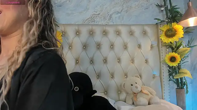 LittleeJaz Adlı Modelin Canlı XXX Sohbeti