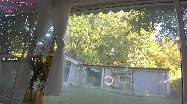 Ella_VeeのライブXXXチャット