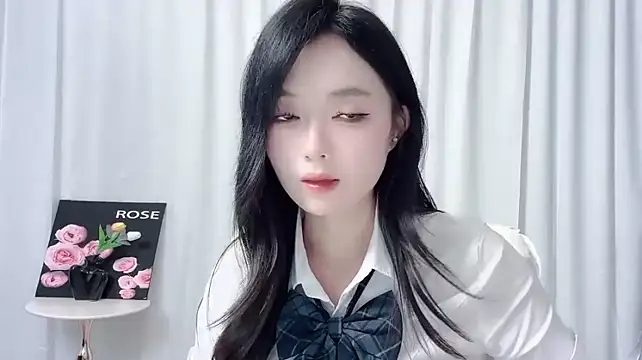 LiLy0608 即時 XXX 聊天