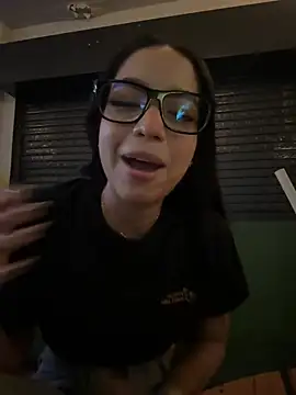 IamSteph13 - Go the bathroom 😈