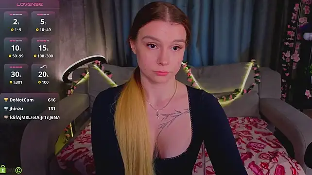 Amy_Davesss - Make a thong out of shorts