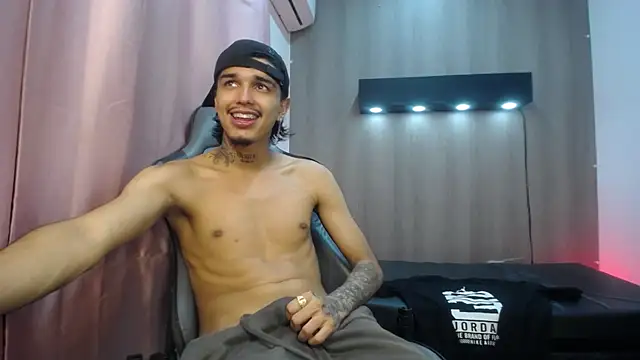 Tayson_Hot: απευθείας συνομιλία ΧΧΧ