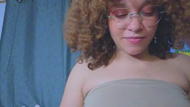 Chatroom XXX en direct de Ada_gales_