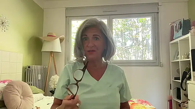 NaughtyMonicaUK - ASS TO CAM SLAP IT X5
