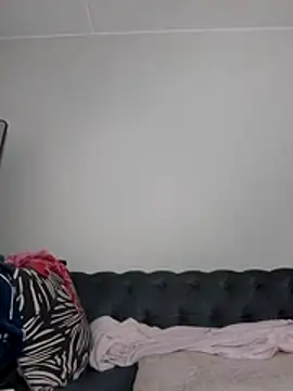 Nancy111 - Make Me cum and squit in my toy