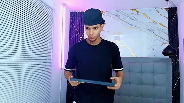 Chat XXX ao vivo de kai_storm77