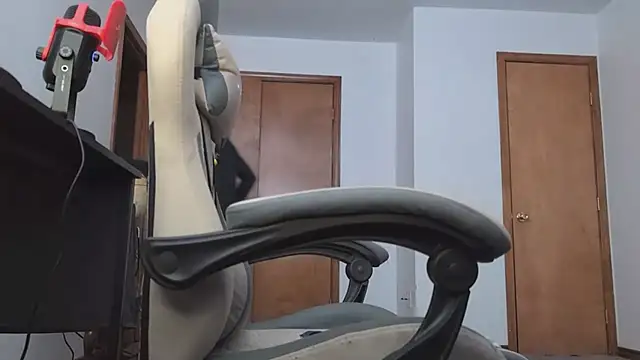 Opondestre00420 – Naživo XXX chat