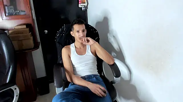 AlphaMarco's Live XXX Chat