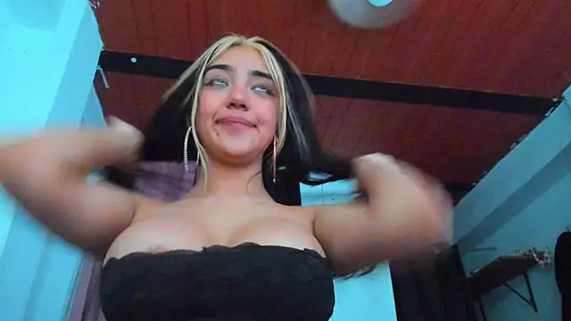 Oliviaa_Evans - show pussy